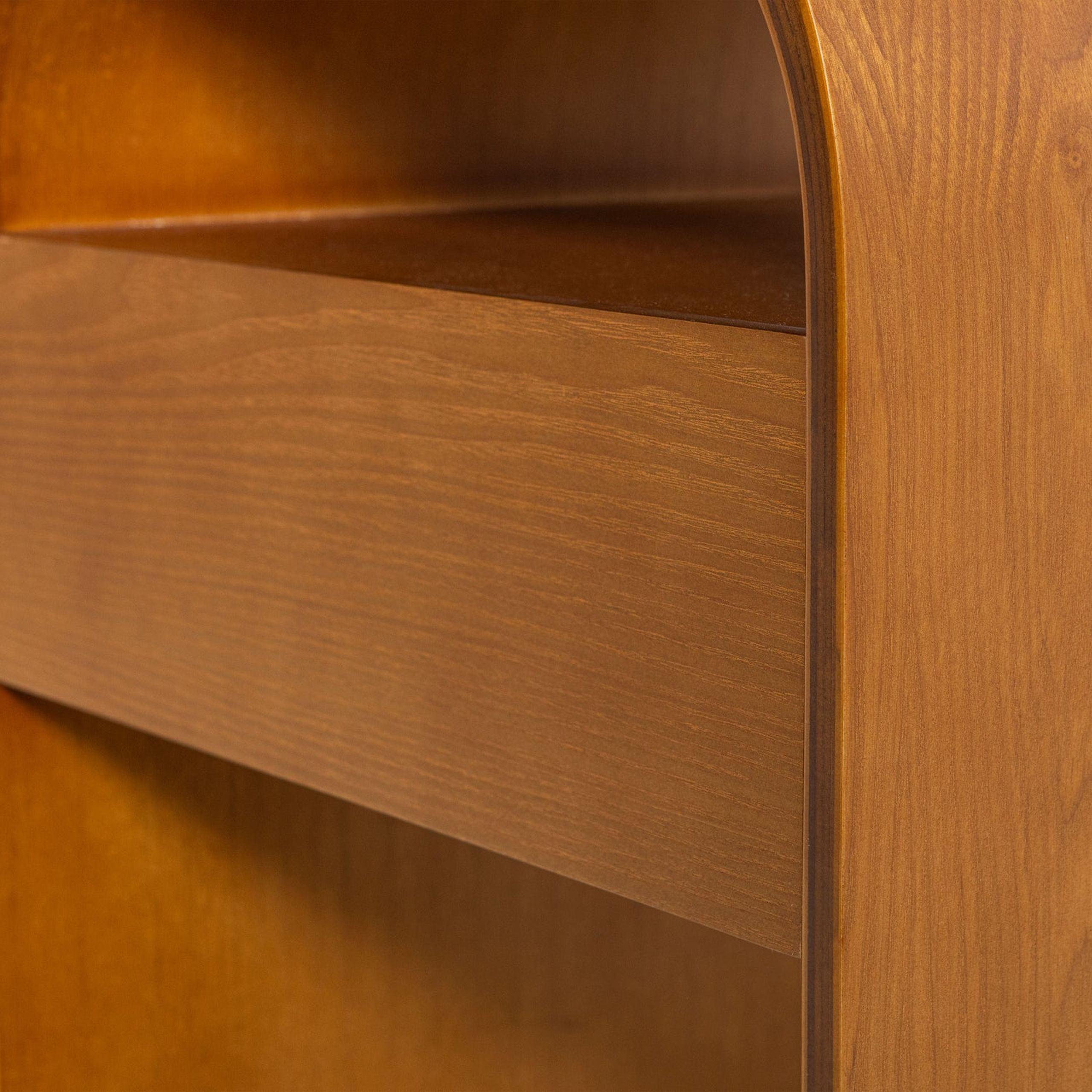 Retro Nachttisch Momo abgerundet stehend