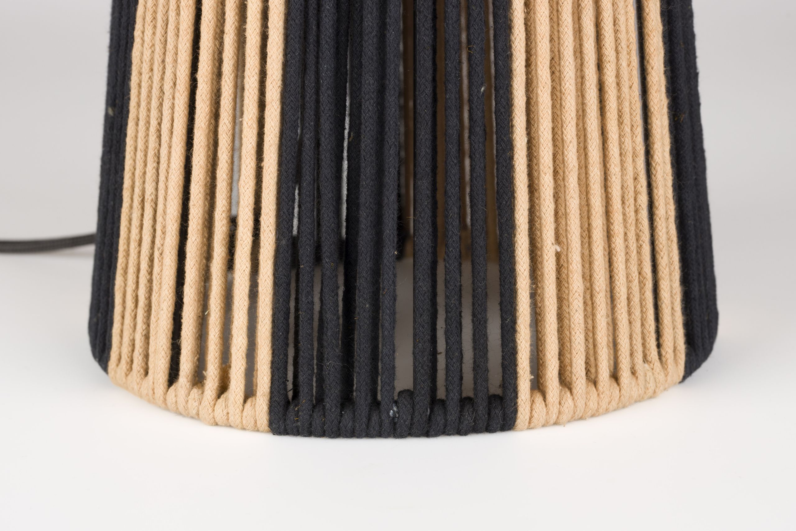 Retro Tischlampe Stripe It Up Schwarz Beige
