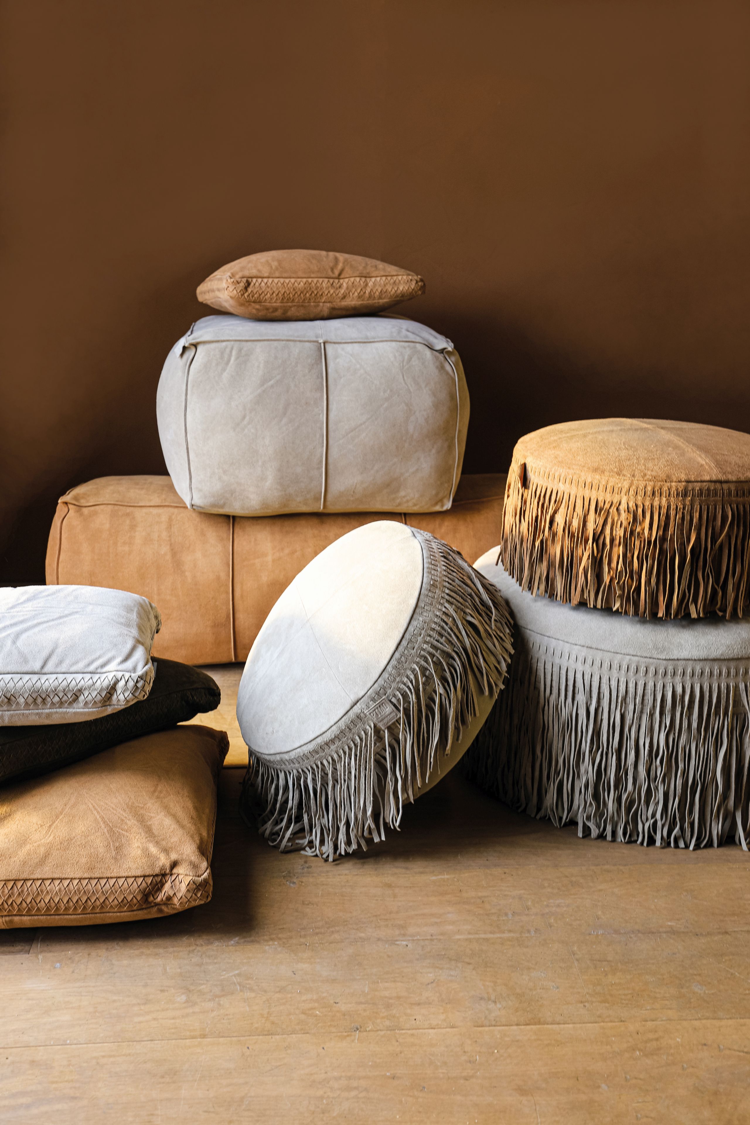 16-092-050ElNIBVwePpijQ Hocker Leder Carla Pouf Taupe Fransen 50 Ø