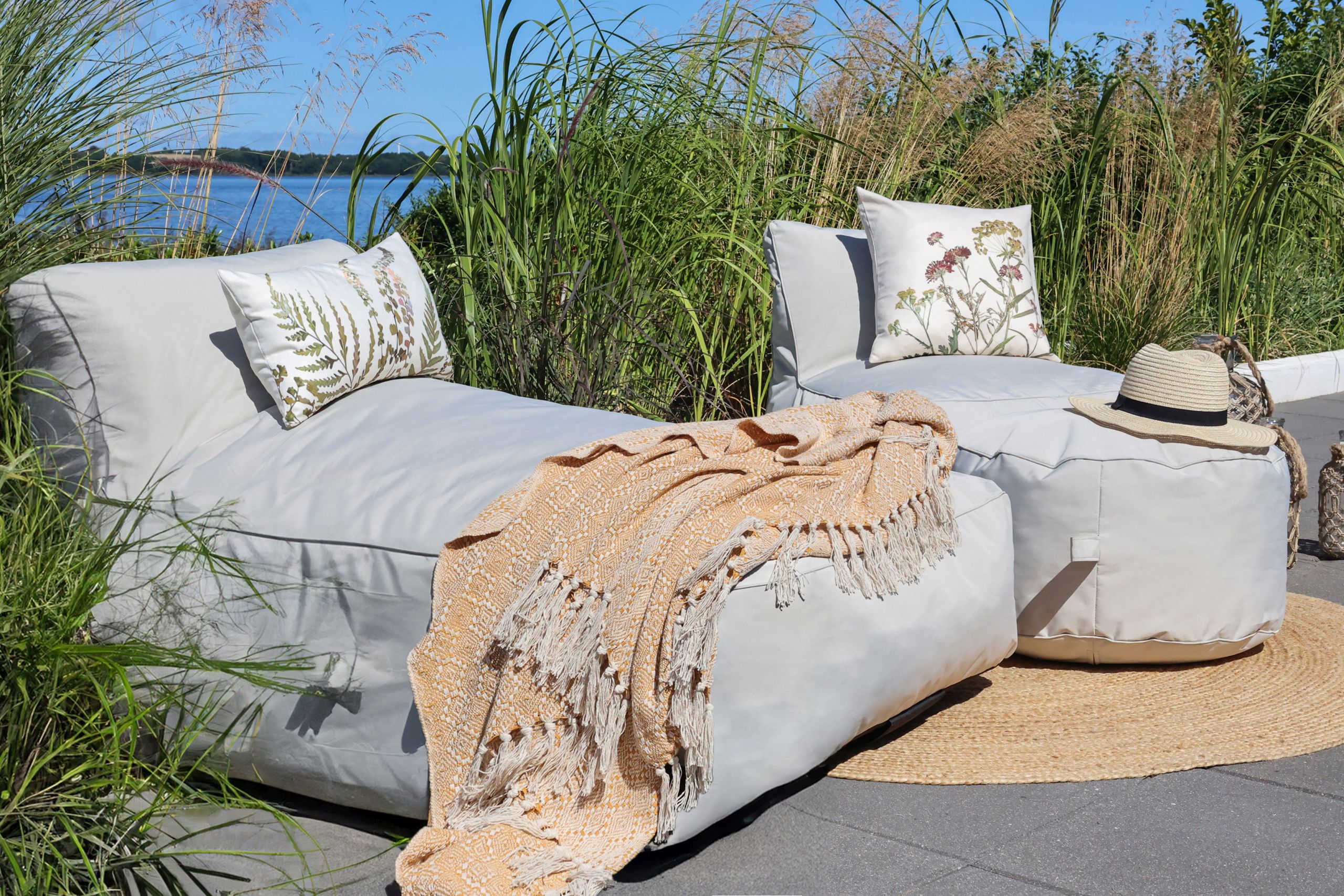 Garten Lounger Tagesbetten Outdoor Einzel- oder Doppelliege und Sitzpouf