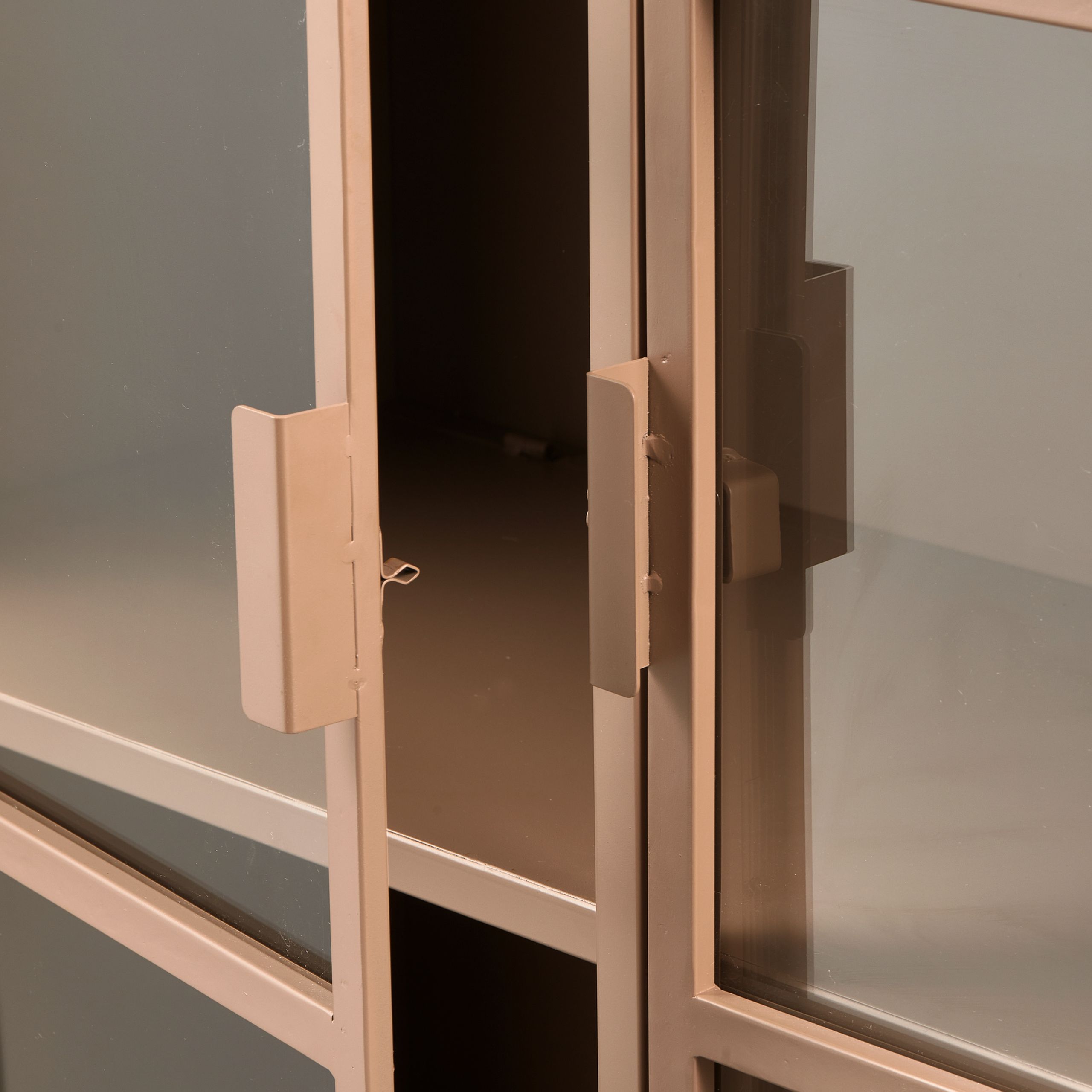 Vitrinenschrank Kabinett Ronja Vintage Metall Hellbraun
