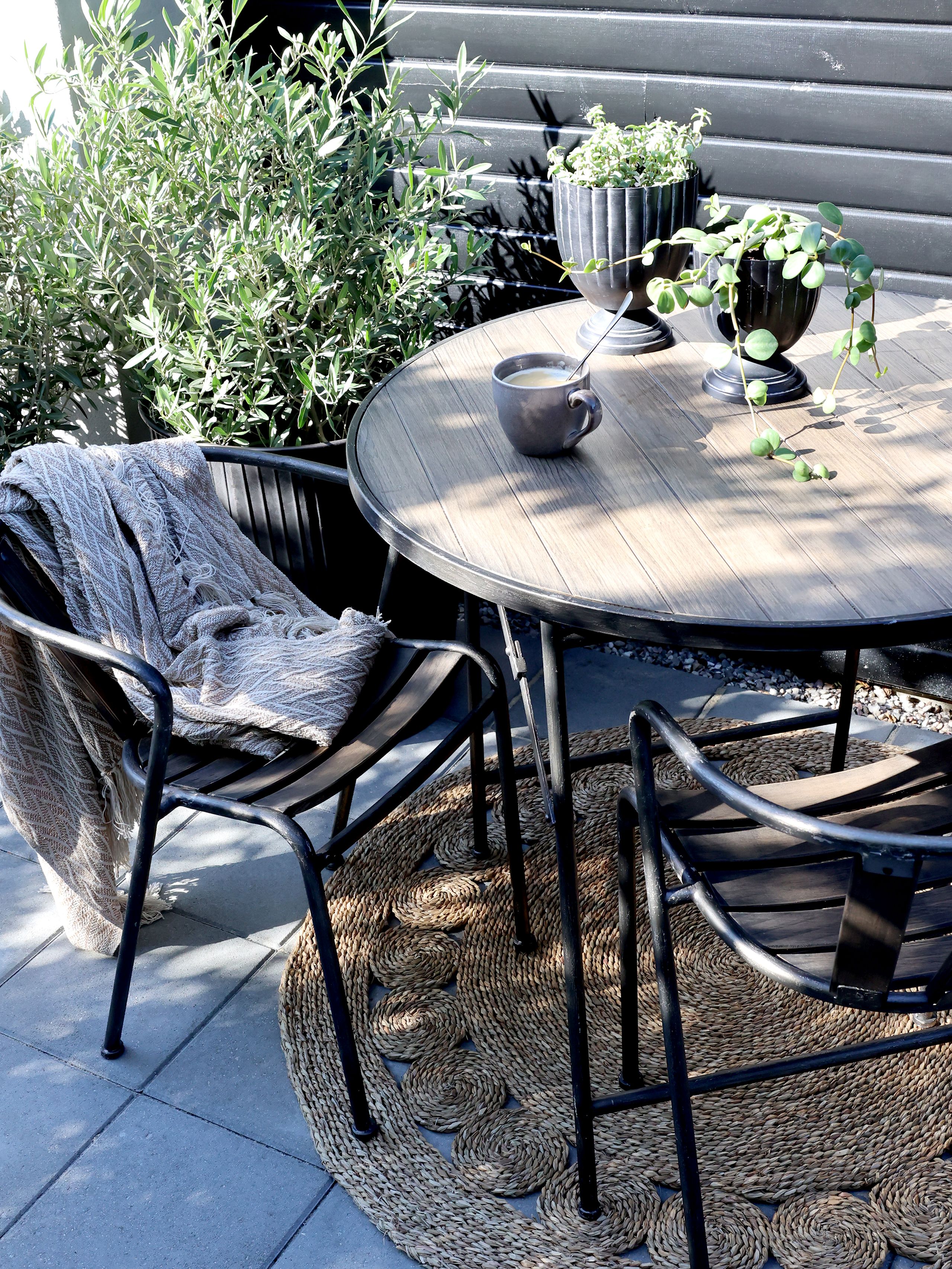 Outdoor Set Factory Tisch ⌀ 90 + 2 Stühle