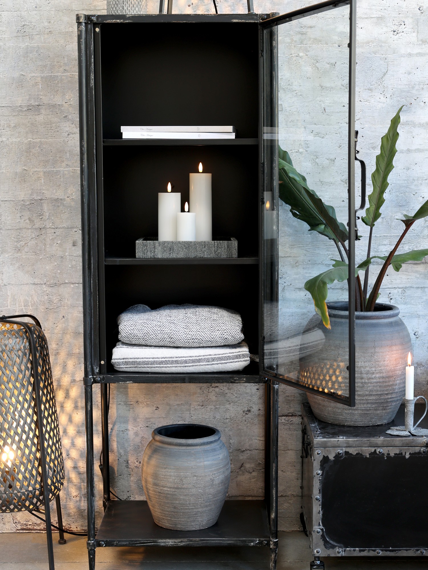 Vitrine Bobby Vintage Highboard Metall Glastüren