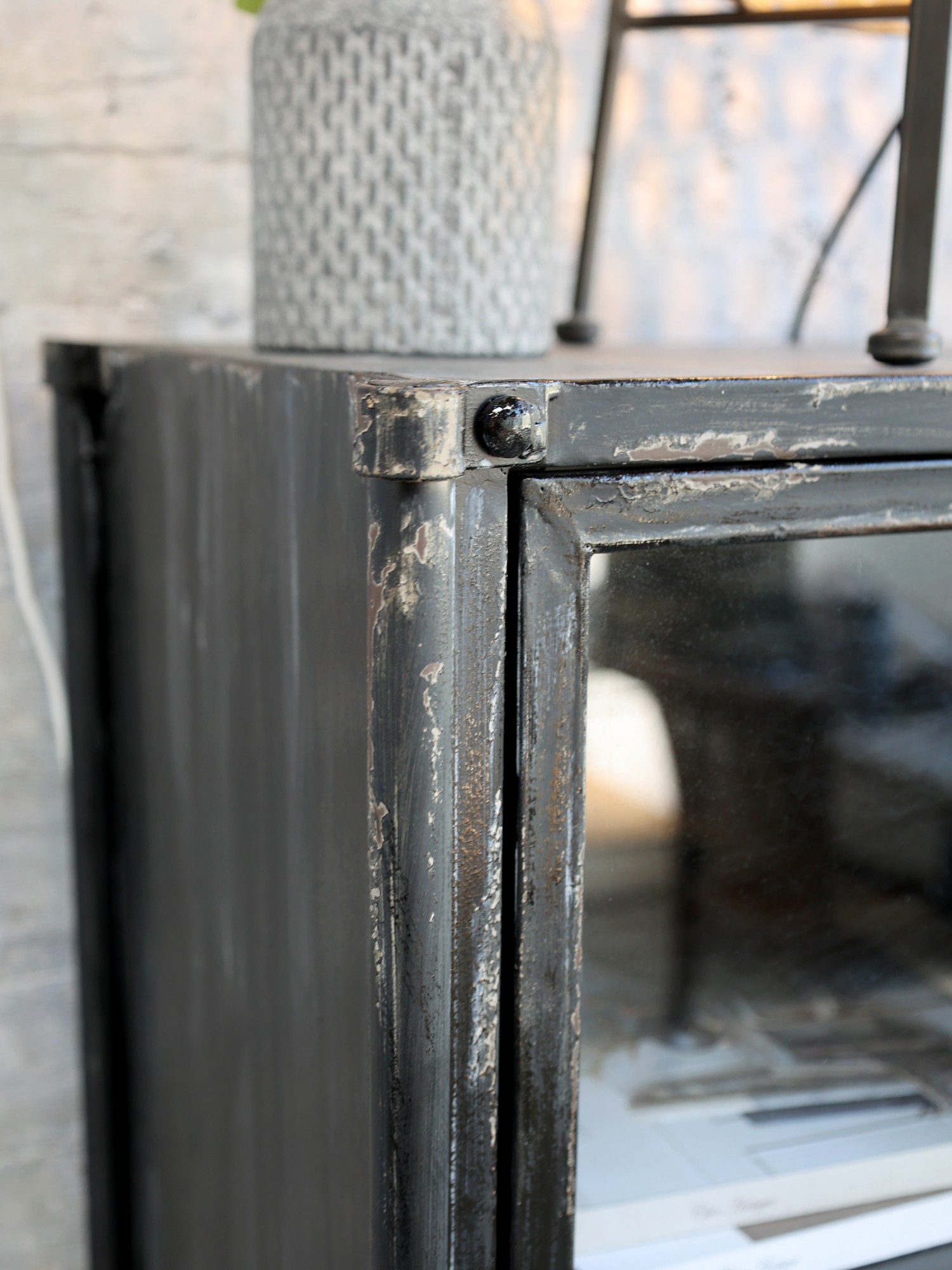 Vitrine Bobby Vintage Highboard Metall Glastüren