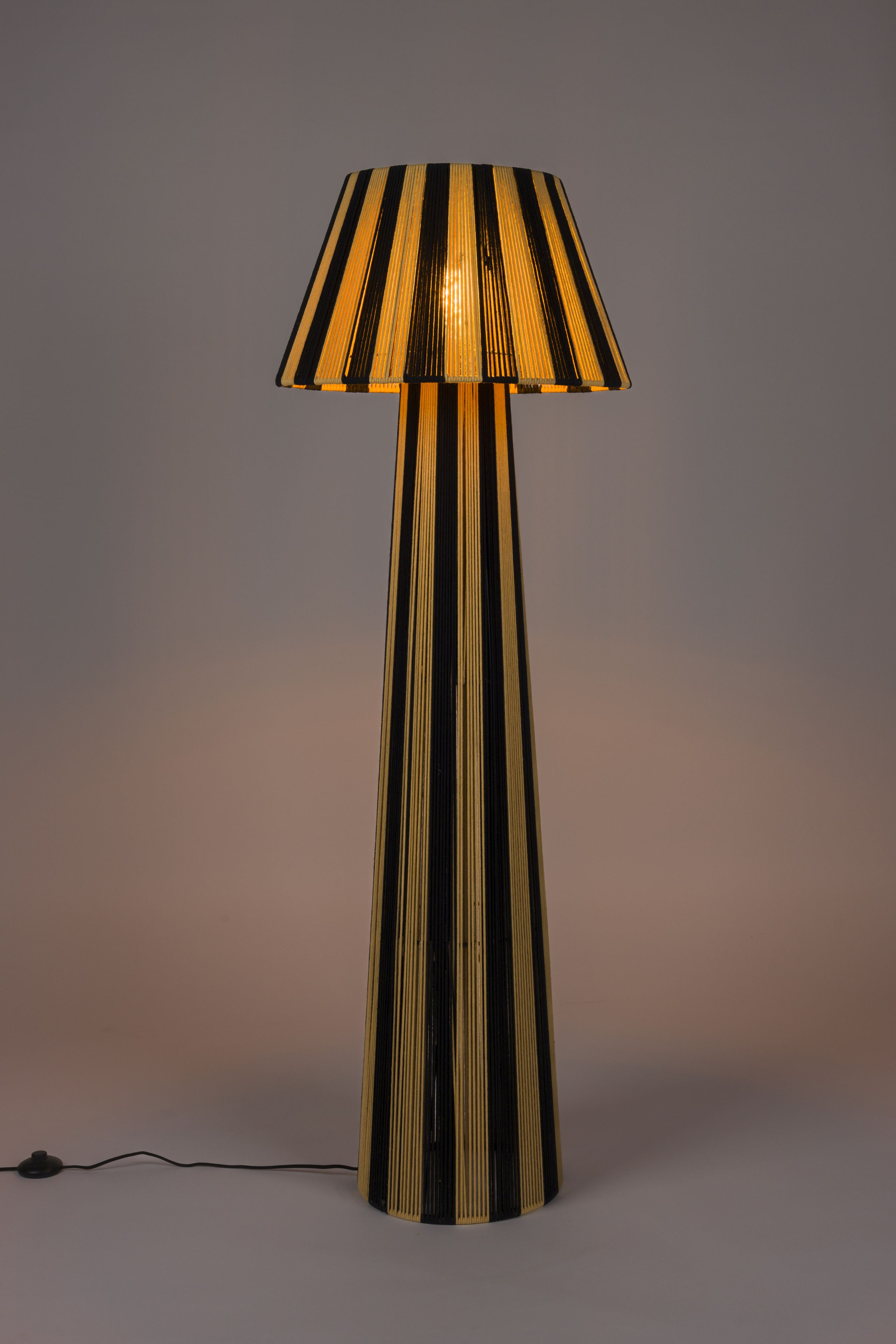 Retro Tisch- oder Stehlampe Stripe It Up Schwarz Beige