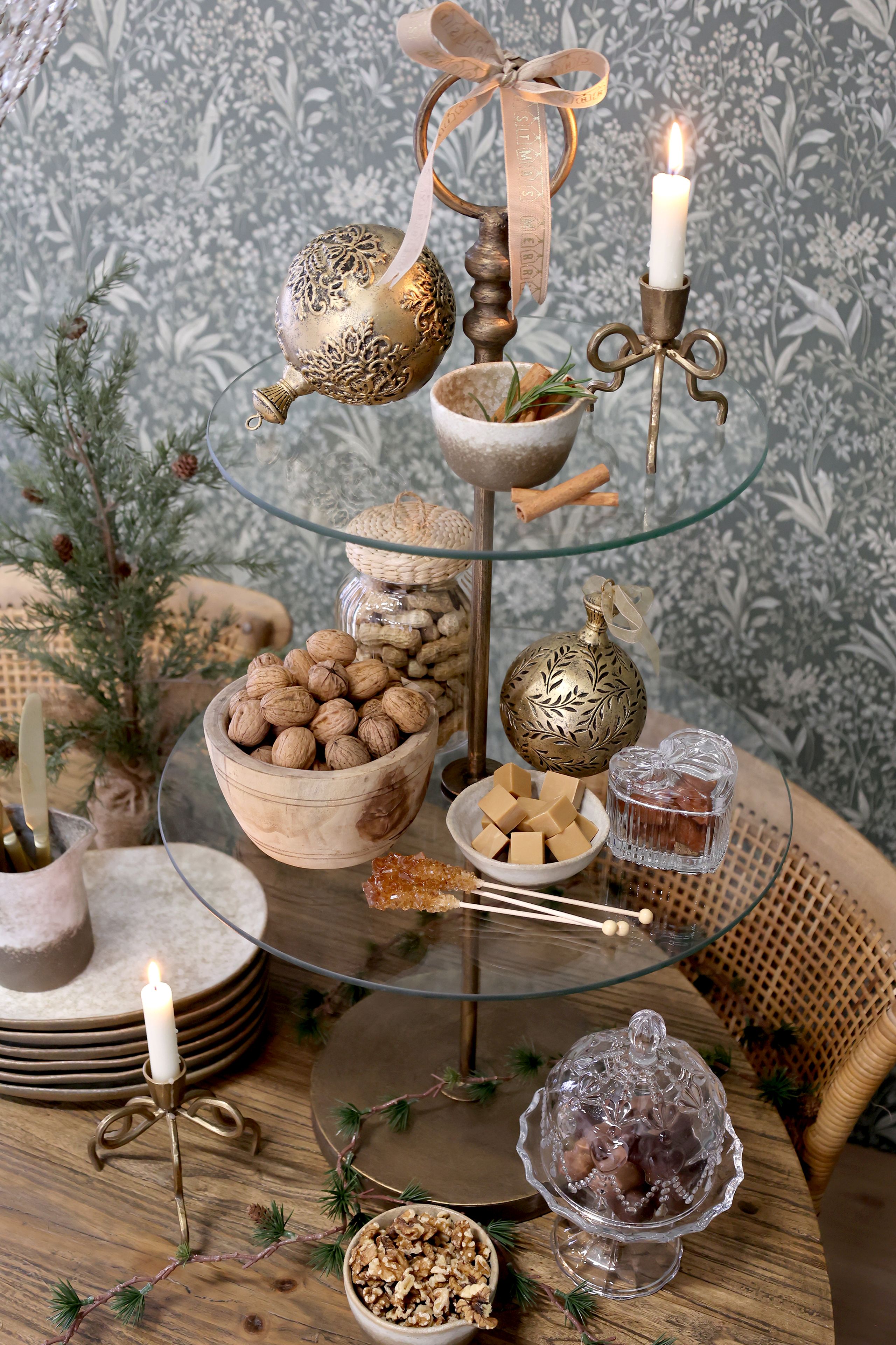 Vintage Etagere Claire Glasböden Antik-Messing 82 cm