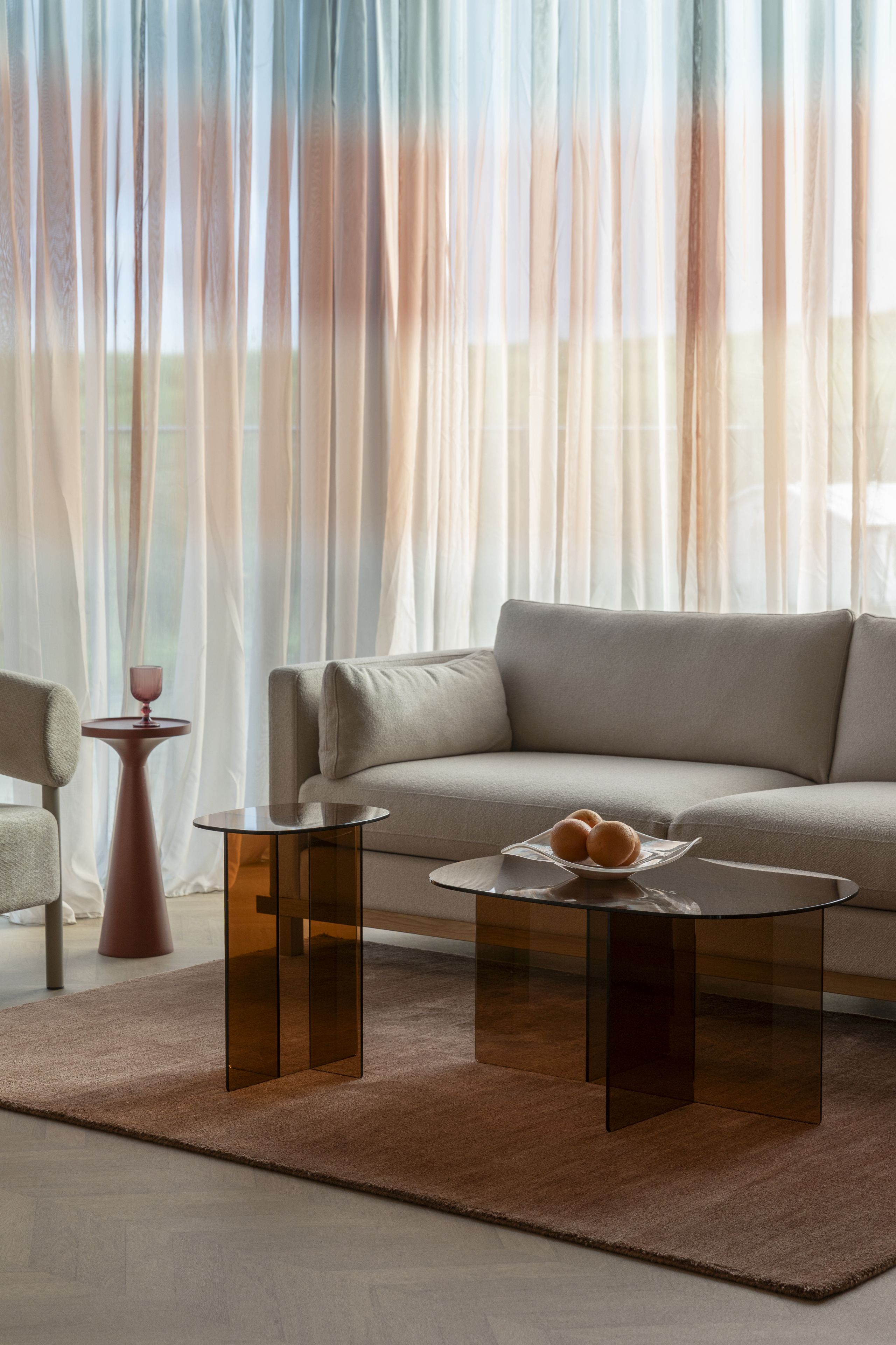 Retro Couchtisch Beistelltisch Linea braunes Glas oval