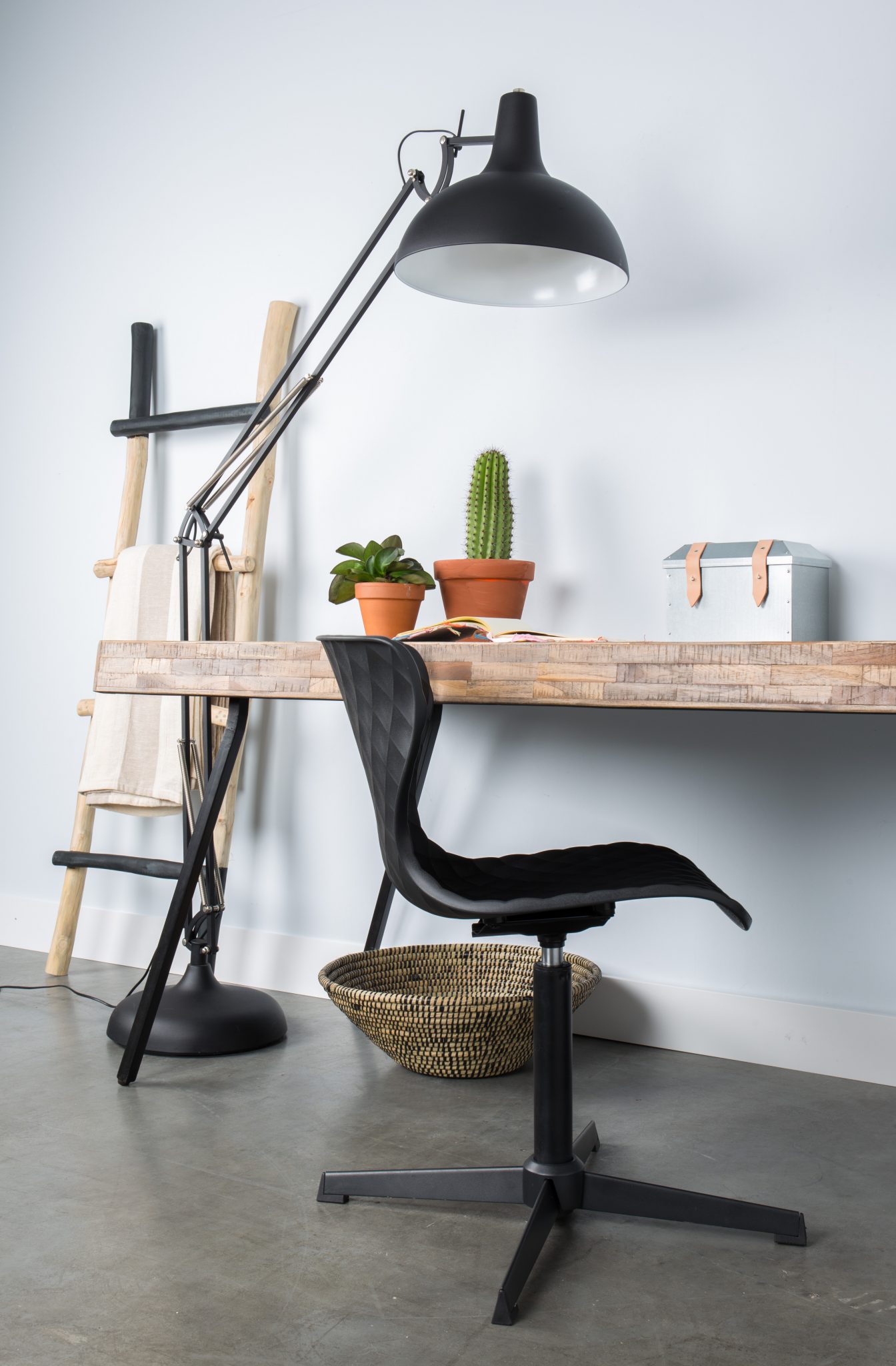 2100010_9 Esstisch Suri Modern Vintage Recyceltes Holz in 180 cm