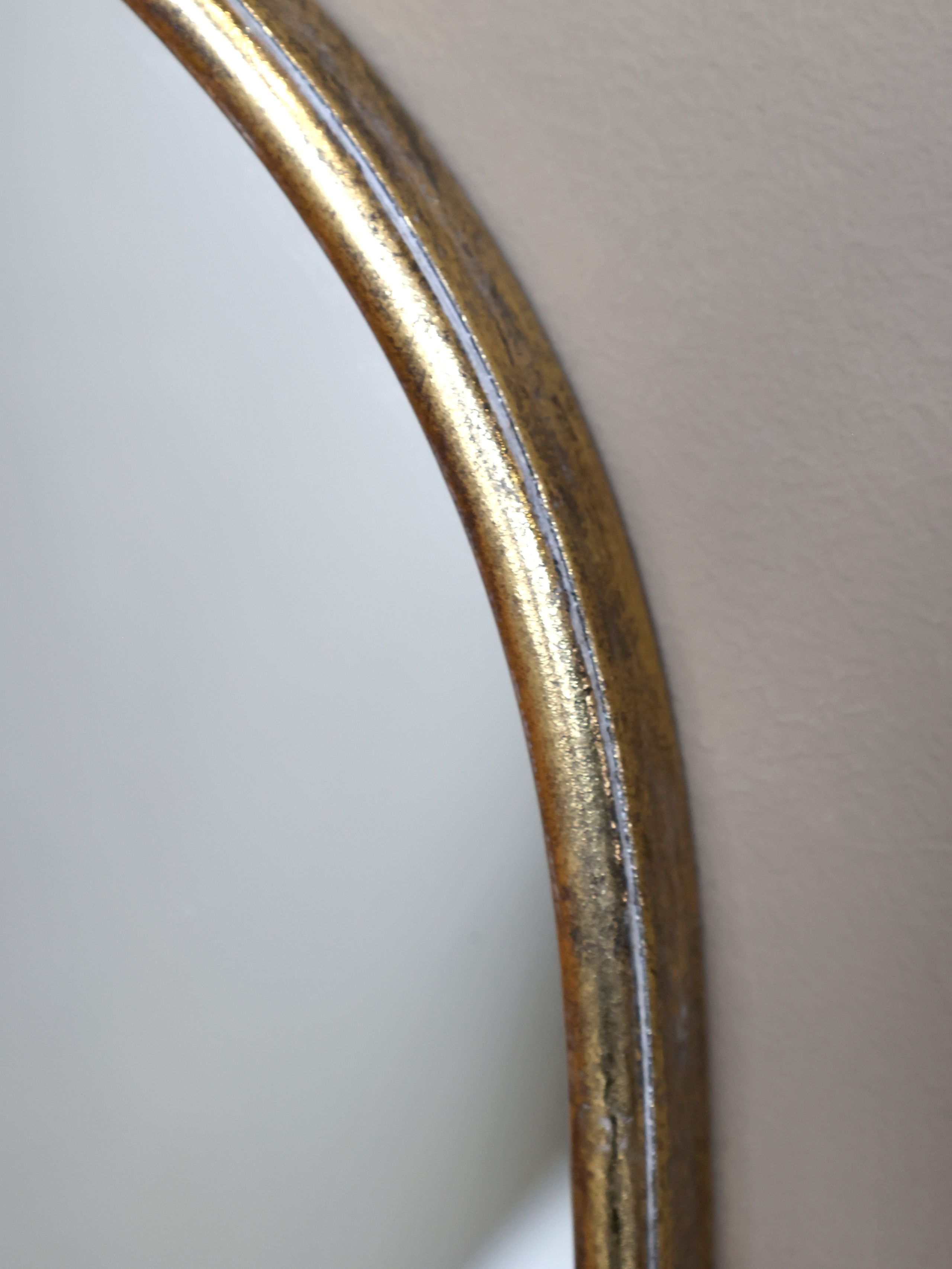 Vintage Wandspiegel mit Ablage in Antik-Gold Vintage Wandspiegel mit Ablage in Antik-Gold